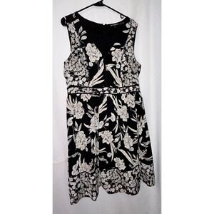 Karl Lagerfeld Paris Black‎ Floral Print Sleeveless Dress - Women's Size 14